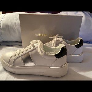 NEW MARC FISHER WOMENS SNEAKERS SIZE  7.5 WITH BOX